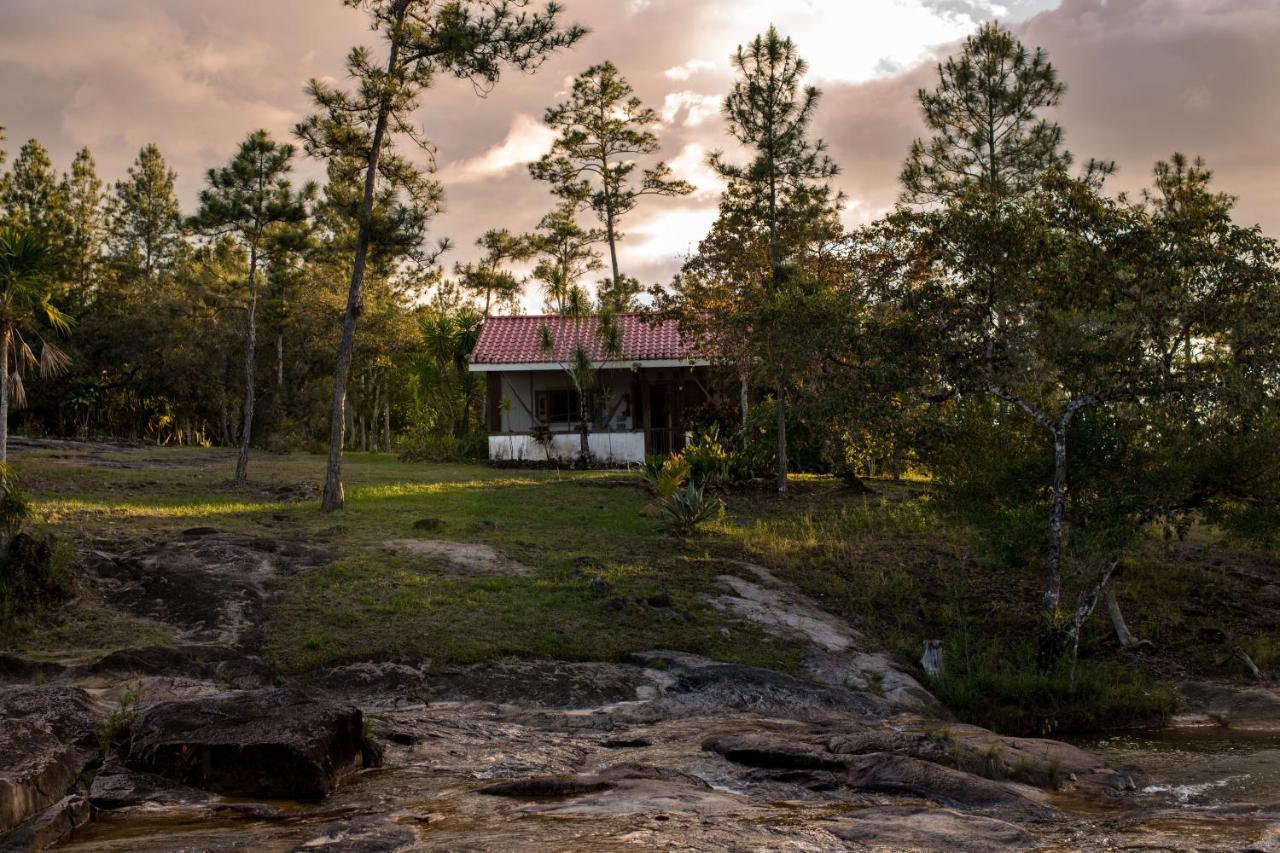 Pine Ridge Lodge San Ignacio Exterior foto